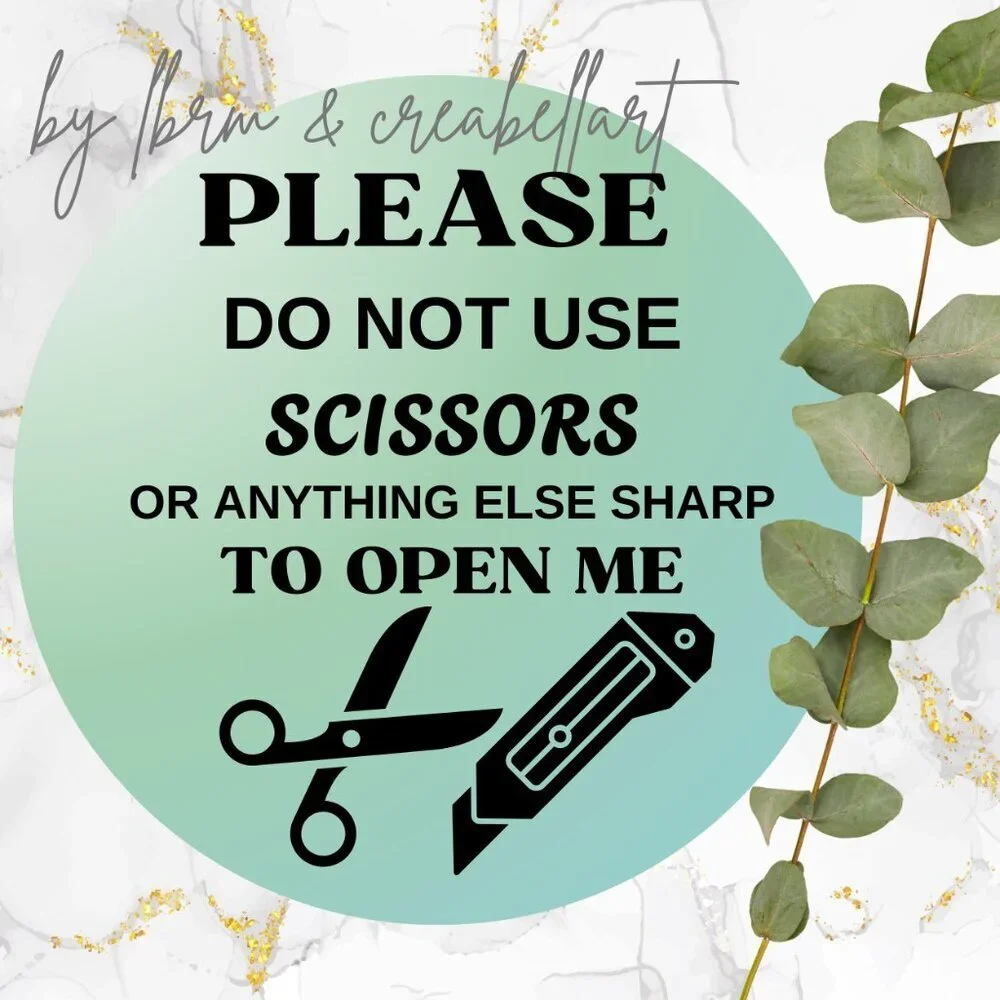 100 Please Do Not Use Scissors  - Fragile Packaging stickers labels
